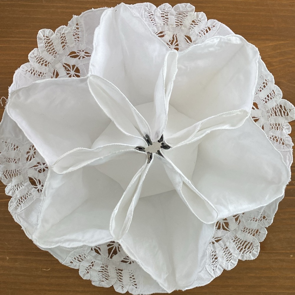 Vintage dinner roll holder